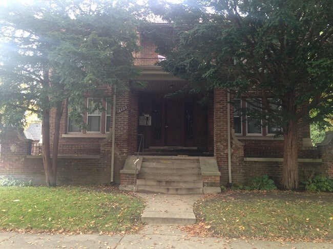 Primary Photo - 16805-16813 Baylis St