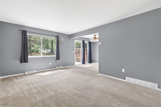 Building Photo - 9582 Fernwood Dr