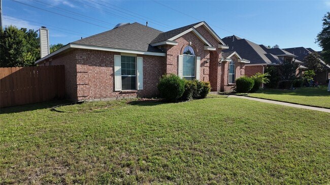 Foto del edificio - 3316 Bluegrass Dr