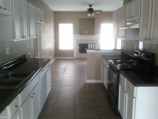 Building Photo - 7775 Wolfden Cir