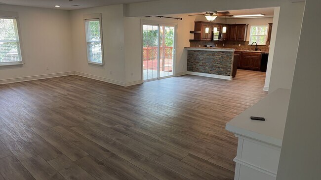 Foto del edificio - 4807 Manhasset Dr
