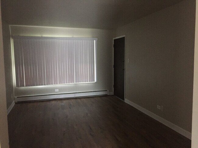 Foto del edificio - 14813 Kilpatrick Ave