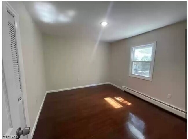 Room #1 - 135 New St