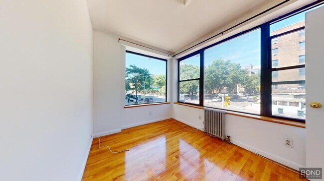 Building Photo - 3 bedroom in Manhattan NY 10003