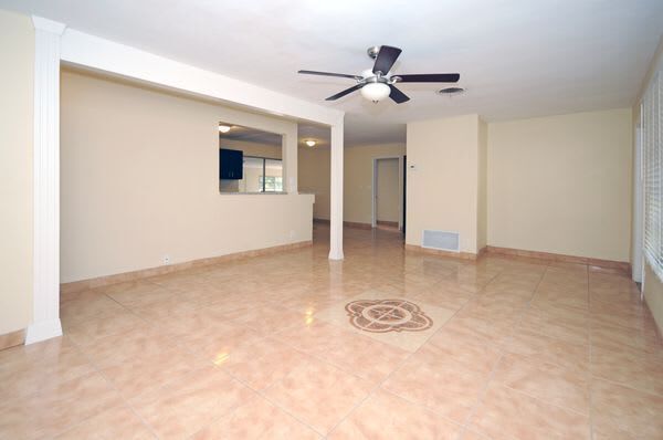 Foto del edificio - 4998 NW 3rd Ave