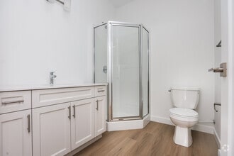 Building Photo - 151 Stranmillis Av