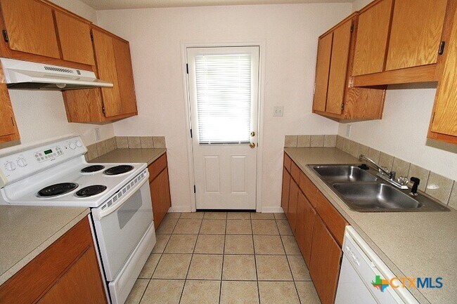 Building Photo - 3708 Littleleaf Dr