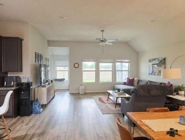 Building Photo - 4105 Gildas Path
