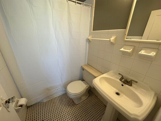 Foto del edificio - 410 E Carolina St