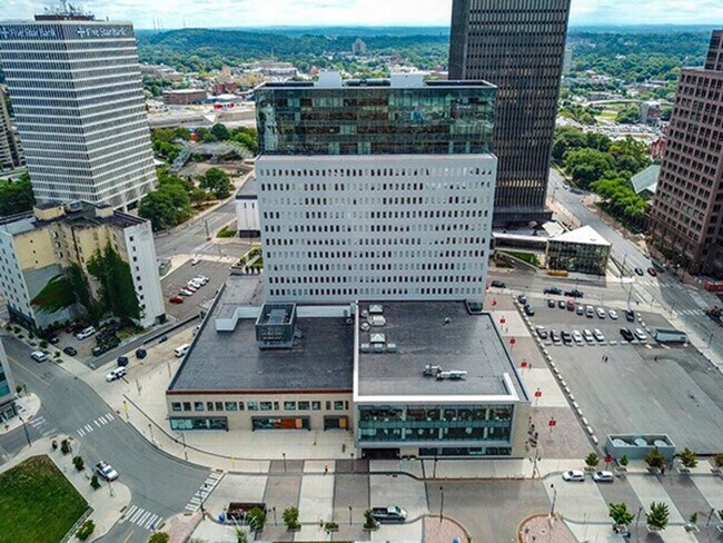 Foto del edificio - 290 E Broad St