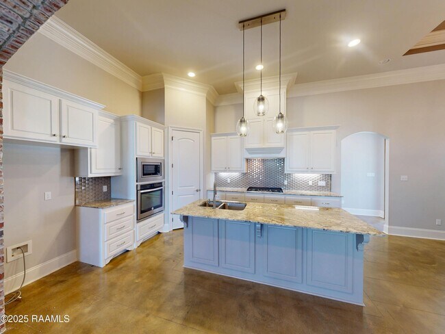 Building Photo - 405 Dunvegan Ct