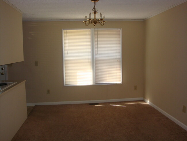 Foto del edificio - 2236 Laburnum Ave