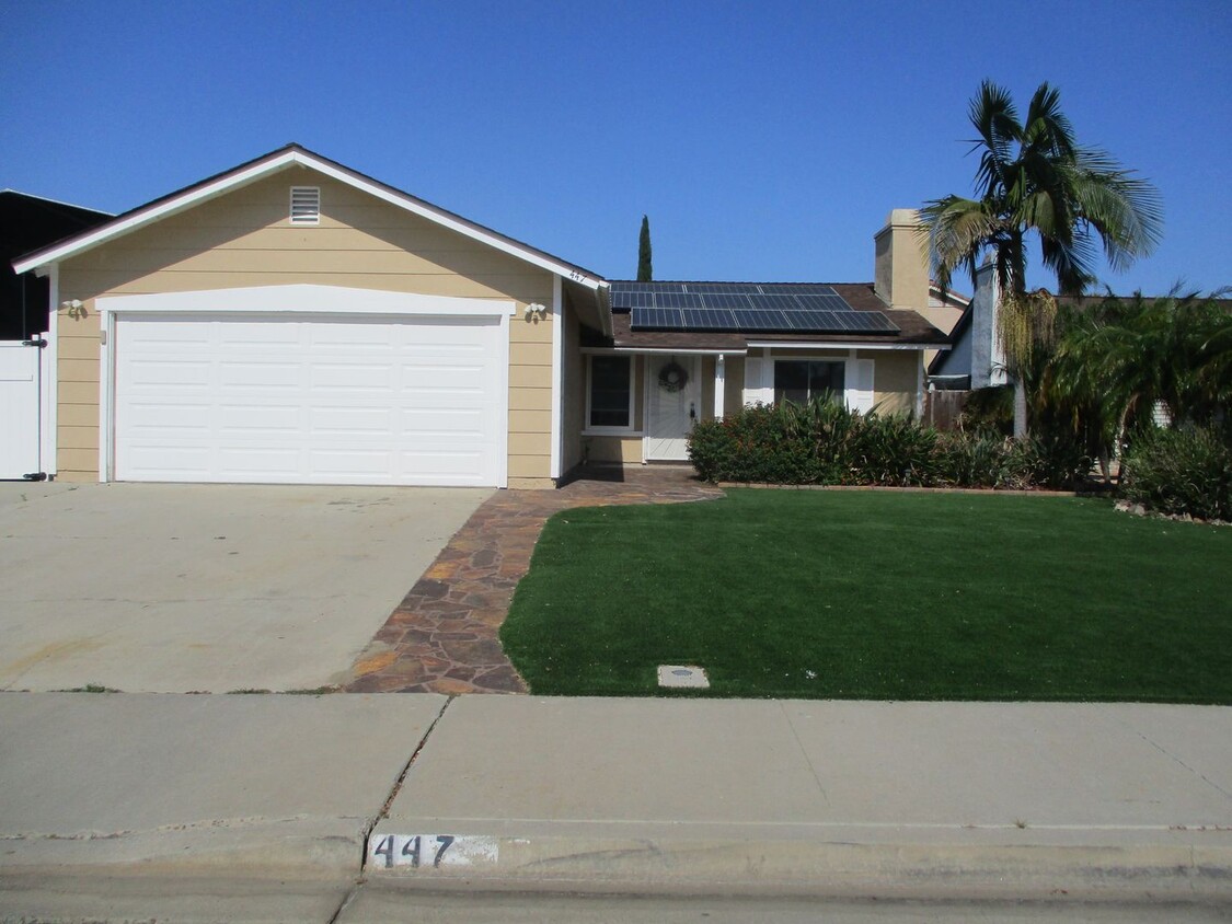 Foto principal - Oceanside 3 Bdr 2 Bath 1 story home with a...