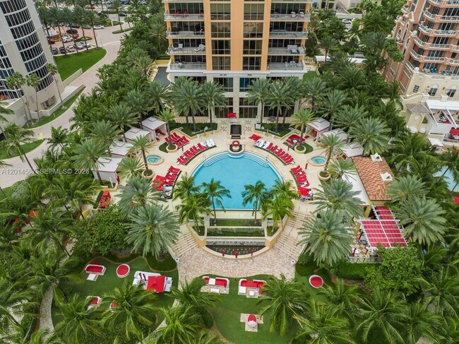 Foto del edificio - 17749 Collins Ave