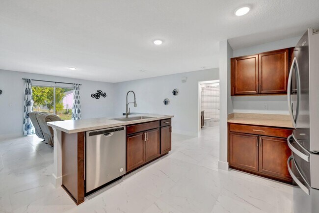 Foto del edificio - 3189 SW Curcuma St