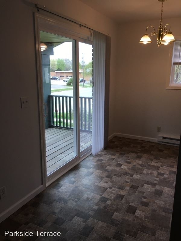 Building Photo - 701 N Red Bud Trl