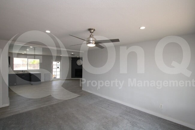 Foto del edificio - 3304 N El Dorado Dr