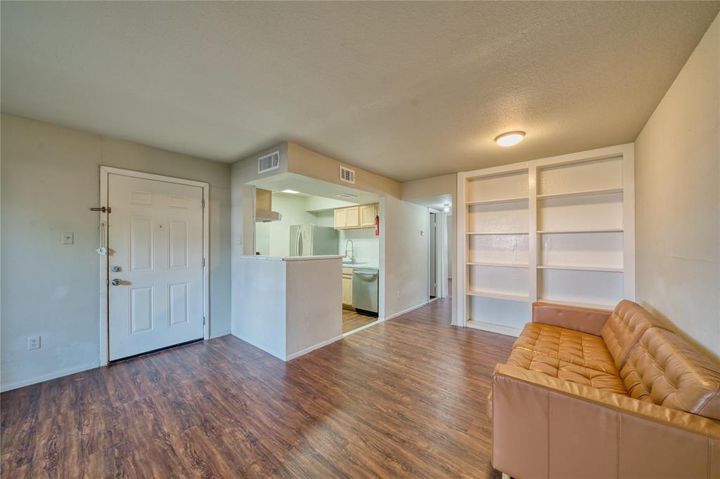 Foto principal - 6001 Reims Rd