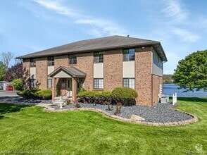 Building Photo - 27320 Sandy Hill Ln