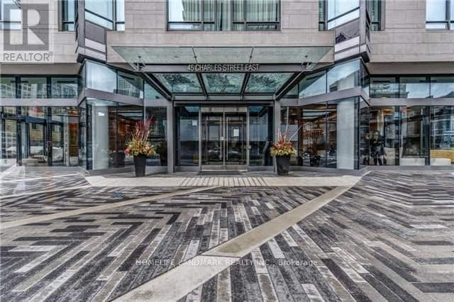 Building Photo - 45 Charles St E