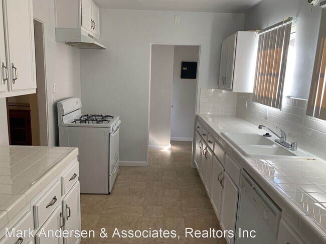 Building Photo - 2 br, 1 bath House - 465 W PALM DRIVE