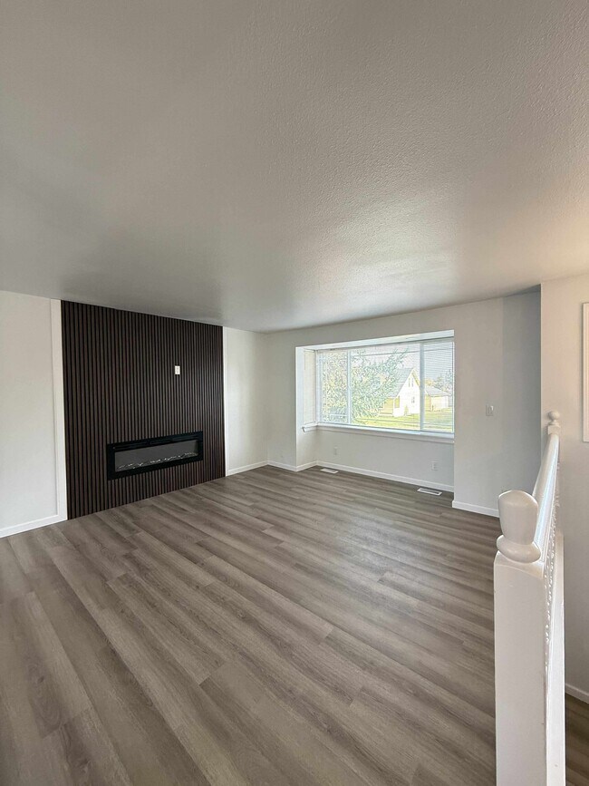 Foto del edificio - 5036 N Frace Ave