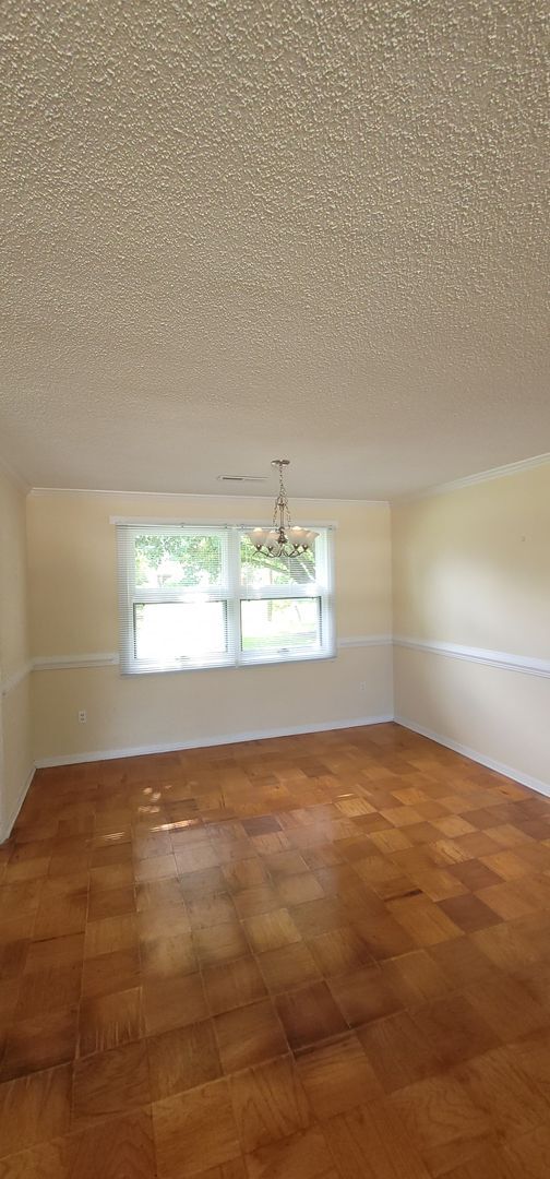 Foto del edificio - Long Term Rental Near Market Common, South...