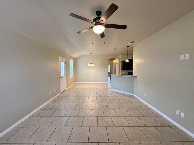 Foto del edificio - 1306 Vanguard Ln