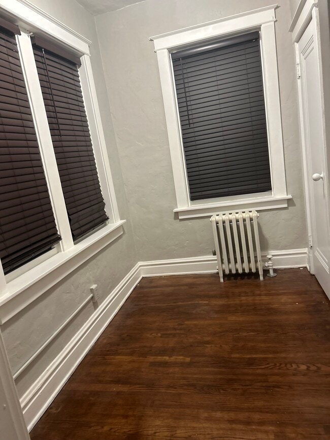 Building Photo - 1118 Ralph Ter