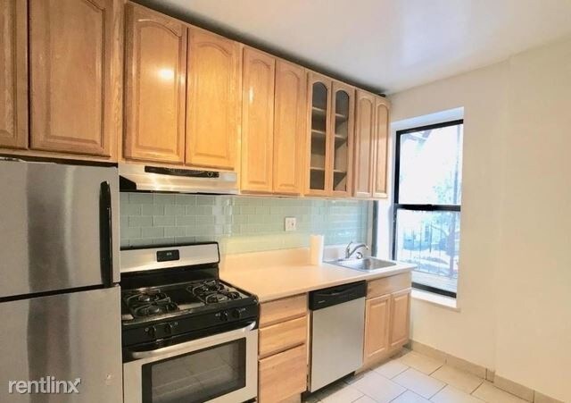 Foto del edificio - 3 br, 1 bath Apartment - 124 La Salle St