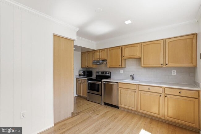 Building Photo - 6002 Mardale Ln