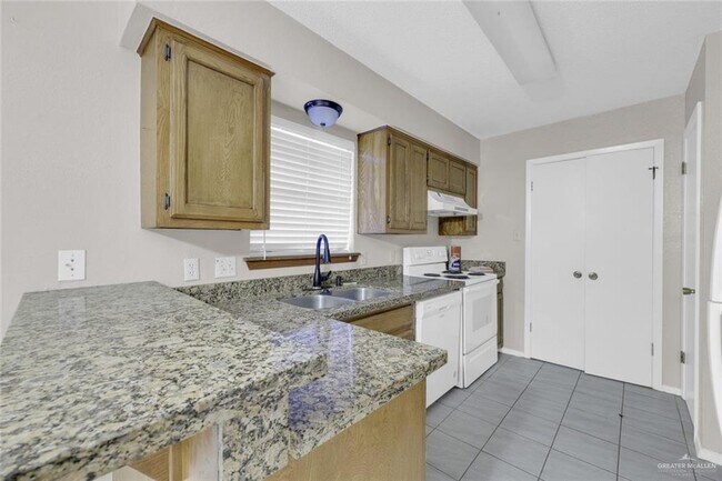 Foto del edificio - 1602 Avocet Ave W