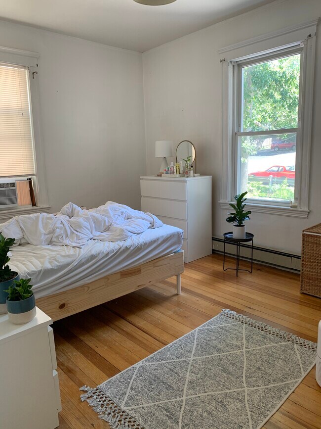 Building Photo - 205 Rawson Rd