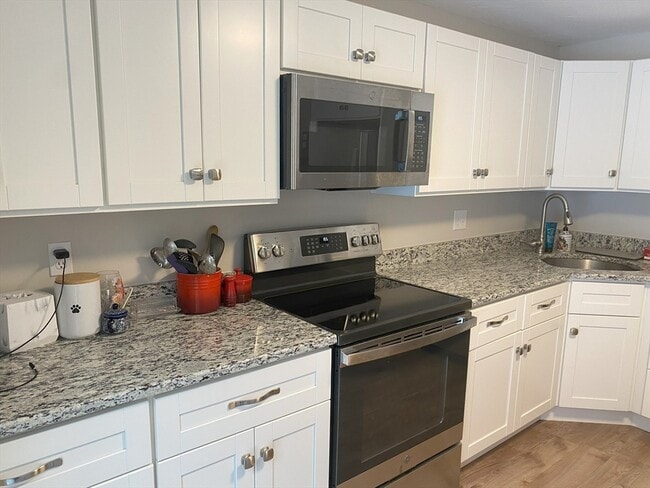 Building Photo - 905 Ridgefield Cir