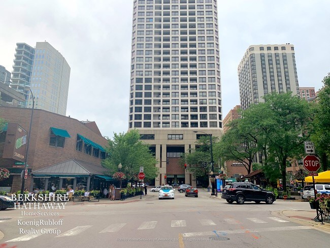 Foto del edificio - 1030 N State St
