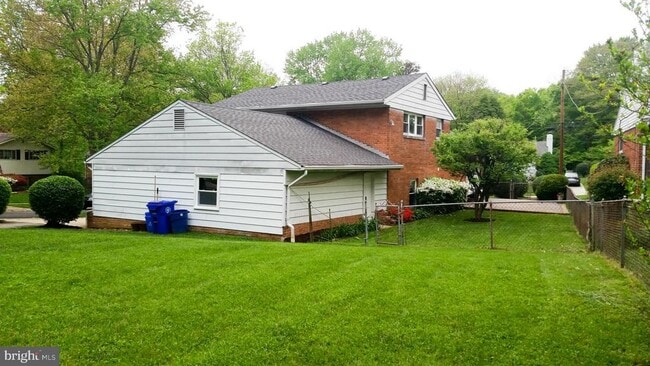 Building Photo - 6415 Rockhurst Rd
