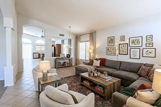 Building Photo - 1107 W Whitten St