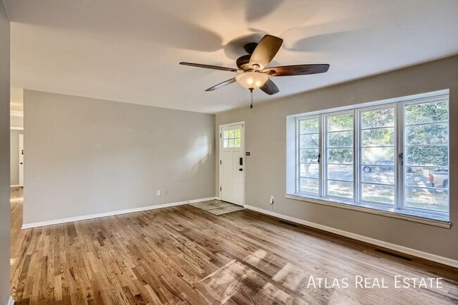 Building Photo - 1722 Tesla Dr