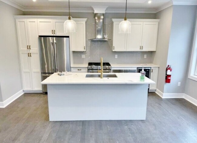 Foto del edificio - 23 Legion Drive Apt #201, Cresskill, NJ 07...