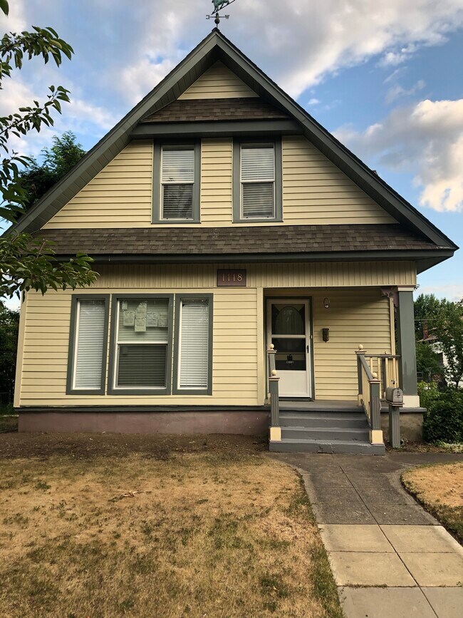 Front Exterior - 1118 E Augusta Ave