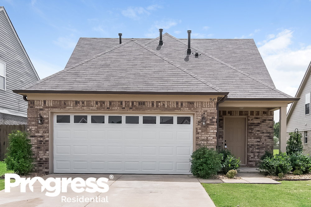 Foto principal - 9849 White Poplar Dr