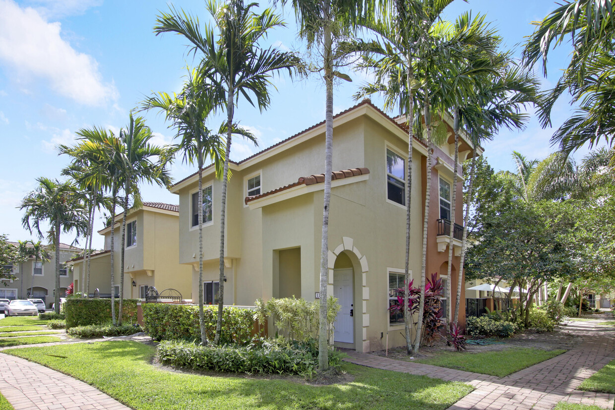 Primary Photo - 127 Monterey Bay Dr