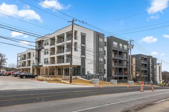Foto del edificio - 4801 Springdale Rd