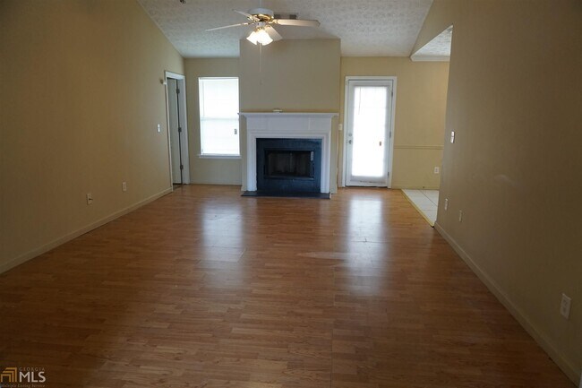 Building Photo - 494 Rosewood Cir