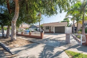 Building Photo - 1136 Cary Ave