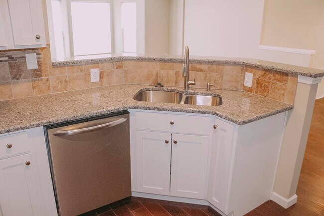 Building Photo - 4100 Rosalia Ln