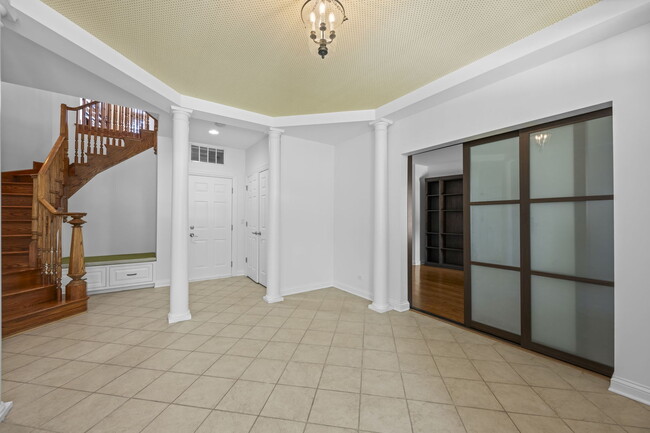 Building Photo - 1813 Admiral Ct