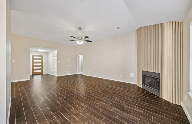 Foto del edificio - 16114 Cypress Valley Dr