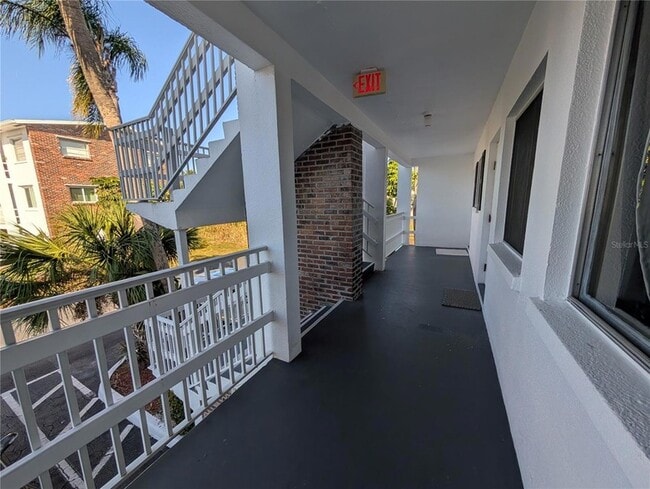 Foto del edificio - 5883 Todd St