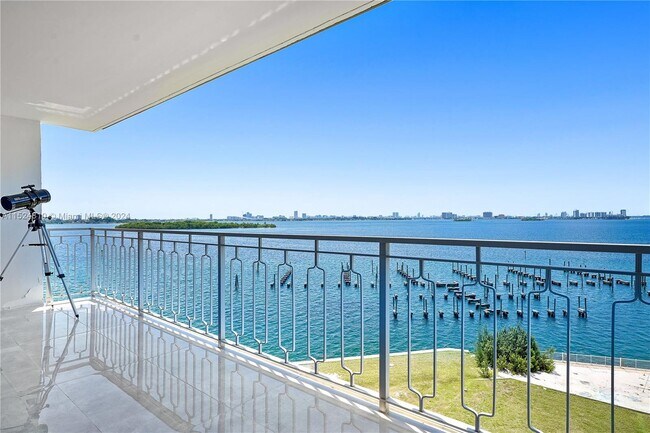 Foto del edificio - 11111 Biscayne Blvd